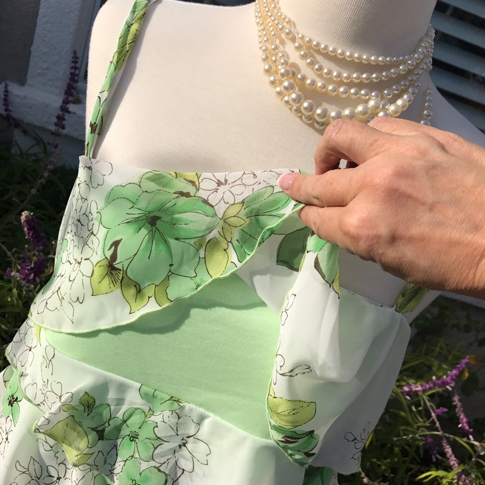 SIMPLY IRRESISTIBLE Ruffle Top EUC! - Picture 5 of 8